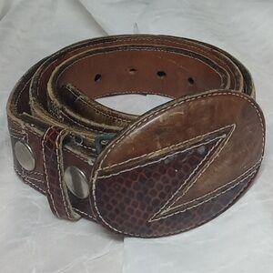 Vintage women's leather belt with buckle